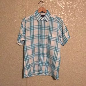 Traditionalist shortsleeved button up dress shirt.